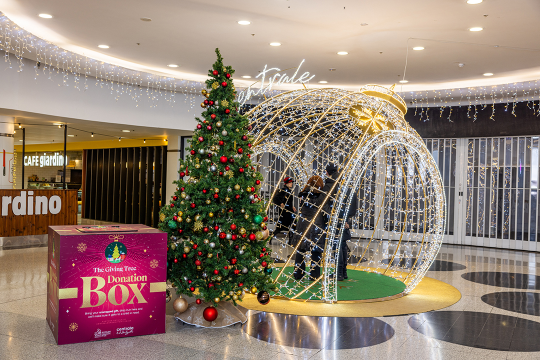 Step inside Croydon’s biggest festive photo moment – The Giant Christmas Pudding  